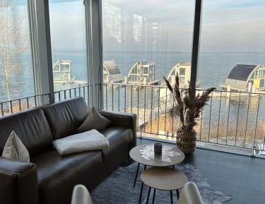 Apartment with Sea View and Terrace