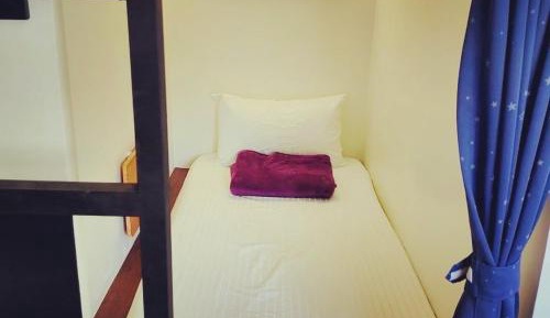 Single Room with Shared Bathroom