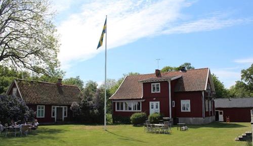 Apartment with Garden View