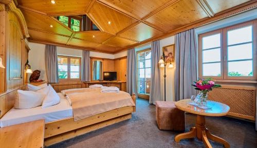 Junior Suite (no pets allowed)