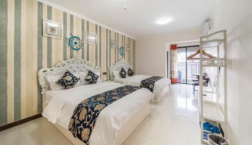 Standard Double Room with Shared Bathroom