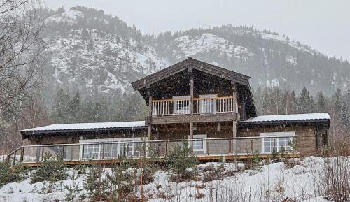 Three-Bedroom Holiday Home 