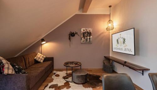 Two-Bedroom Apartment with Shower 