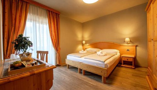 Large Double or Twin Room