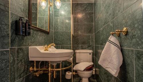 Petite Plus Double Room 