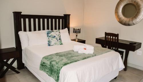 Queen Room with Garden View