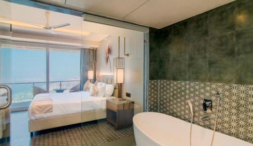 Suite with Mountain View