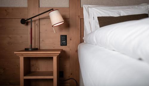 Junior Suite with Glacier View