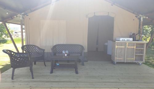 Tent 2