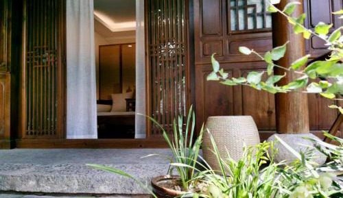 Queen Room with Garden View