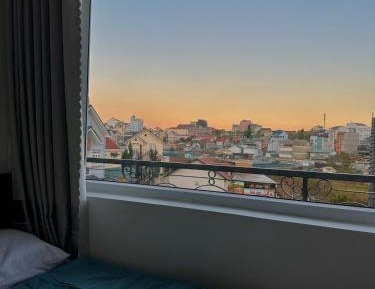 One-Bedroom Apartment with City View