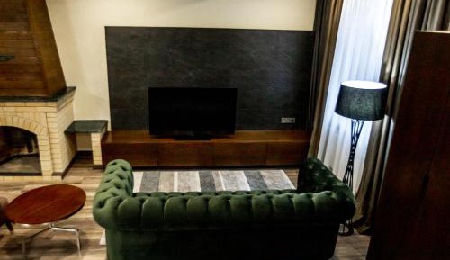 Two-Bedroom Villa with fireplace