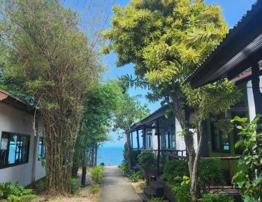 Bungalow with Patio