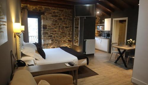 King Studio with Sofa Bed