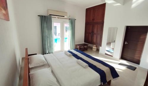 Double Room with Pool View