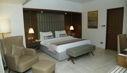 Grand Suite Room 1 Double Bed