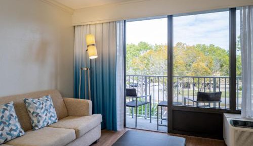 Guest room, 1 King, Balcony