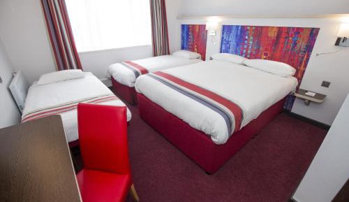 Family Room (2 Adults + 2 Children)