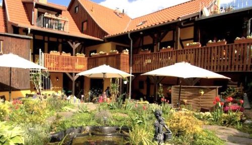 Apartment with Garden View
