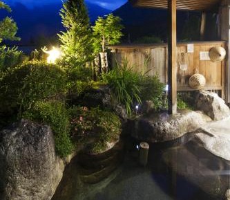 Standard Twin Room with Mountain View