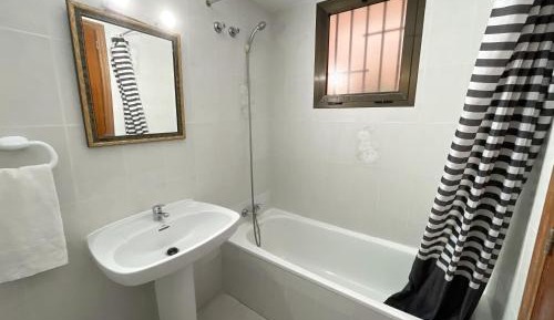 Studio (2-4 Adults)