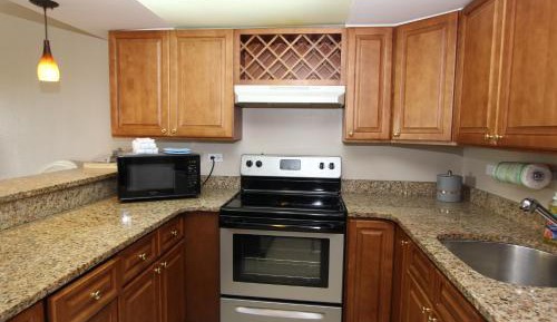 Two-Bedroom Suite with Hot Tub 