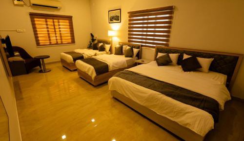 Family Room with Garden View