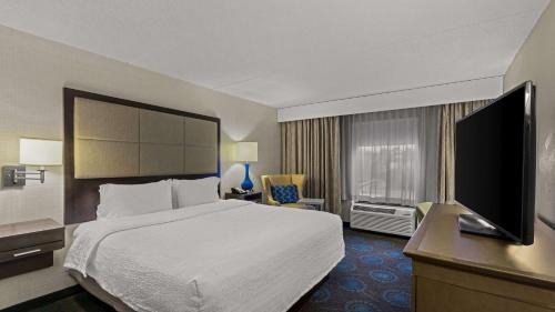 Deluxe King Room - Non-Smoking
