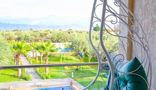 Suite with Mountain View