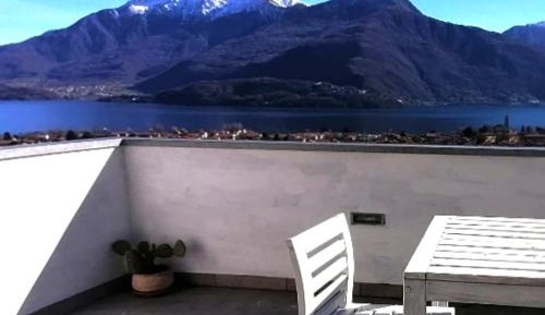 Apartment with Lake View