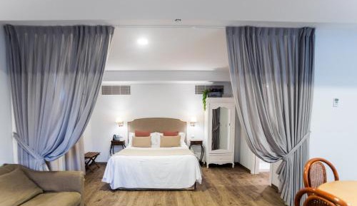 Studio with Garden View