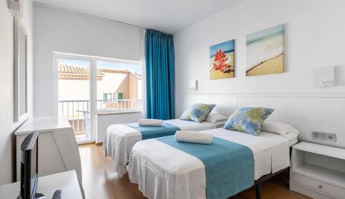 Double Room with Balcony and Sea View