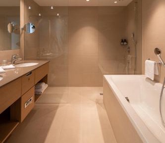 Junior Suite with Lake View