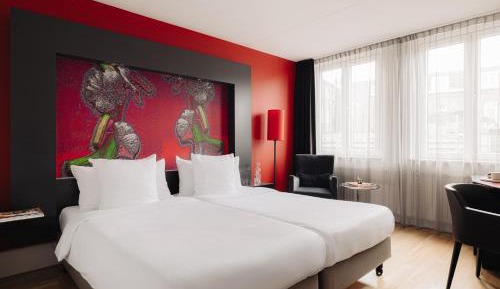 Comfort Room with 1 Twin Bed