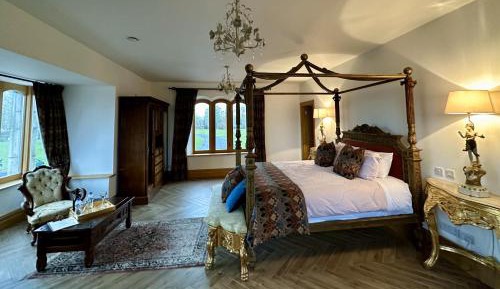 Deluxe Double Room with Castle View