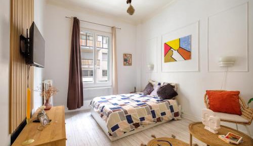 Superior One-Bedroom Apartment