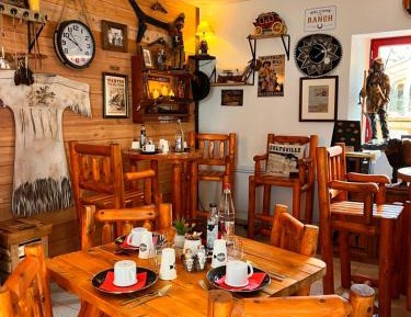 Family Room with Garden View
