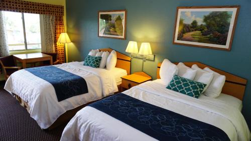 Queen Room with Two Queen Beds - Non-Smoking