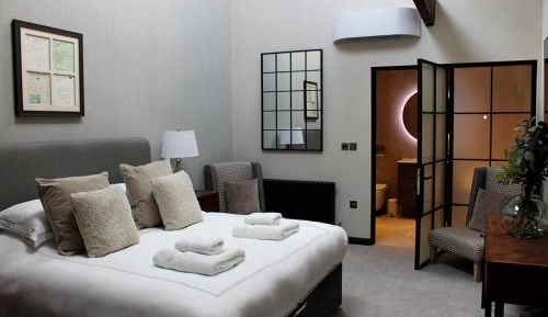 Deluxe Double or Twin Room