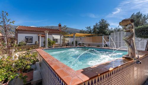 Villa with Garden View