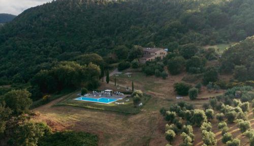 Deluxe Double Room (2 Adults + 1 Child)