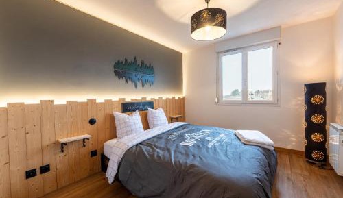 Superior One-Bedroom Apartment with Balcony