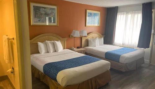 Deluxe Queen Room with Two Queen Beds - Non-Smoking