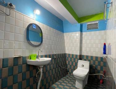 Family Room with Mountain View