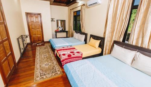 Bungalow - Water Front 