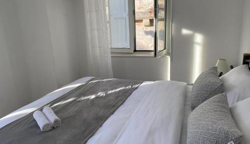 One-Bedroom Apartment with Balcony and Sea View