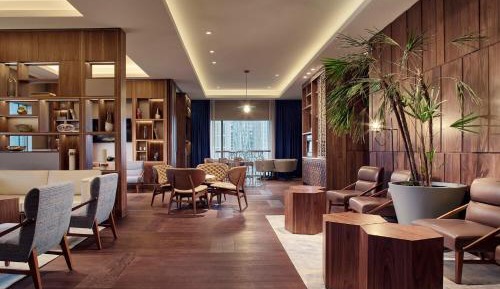 Junior suite with Concierge lounge access and 1 King