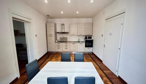 One-Bedroom Deluxe Apartment