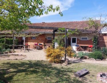 Family Room with Garden View