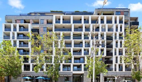 2 Bedroom 2 Bathroom Apartment on level 2 with Balcony and Parking